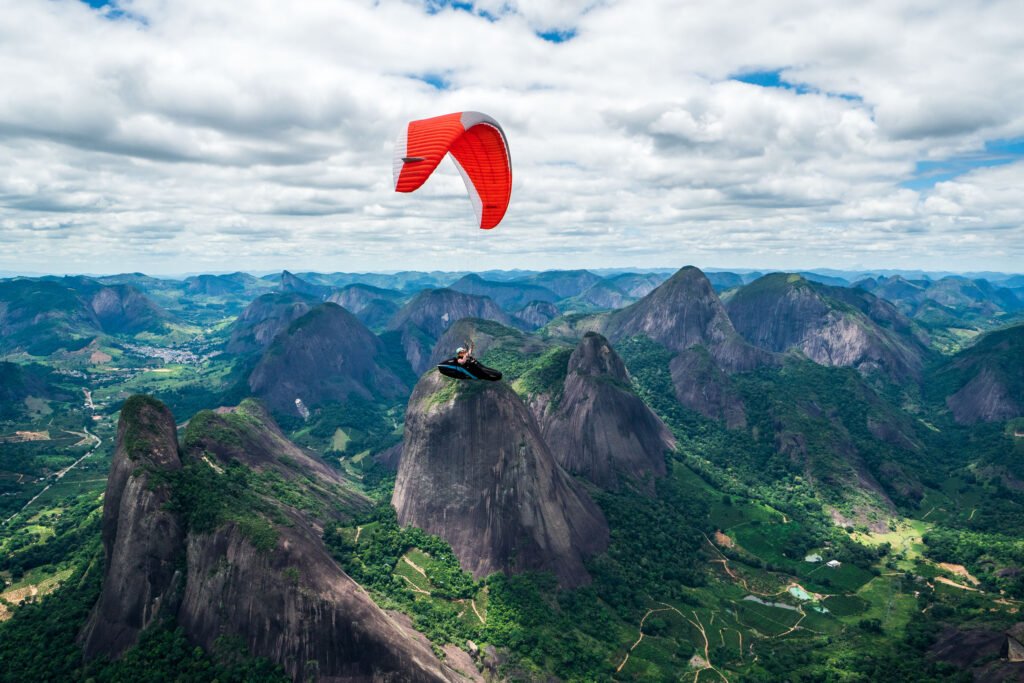Mirjam Hilpert beim Strecken Gleitschirmfliegen in Pancas in Brasilien